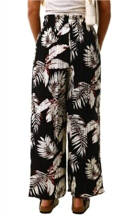 Qed Black Floral Pattern Pleat Wide Leg Trousers -Style Nest Store 25257 3