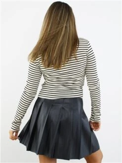 Veromoda Black / Black High Waist Short Skirt -Style Nest Store 29035 3