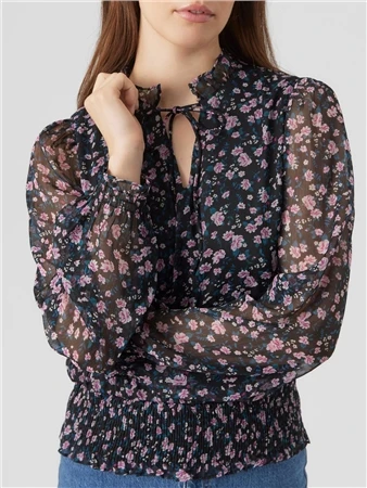 Veromoda Black / Black Milla Regular Fit V-Neck Frilled Cuffs Top 4 Veromoda Black / Black Milla Regular Fit V-Neck Frilled Cuffs Top - Image 2