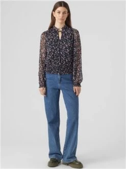 Veromoda Black / Black Milla Regular Fit V-Neck Frilled Cuffs Top 8 Veromoda Black / Black Milla Regular Fit V-Neck Frilled Cuffs Top -Style Nest Store 29041 2