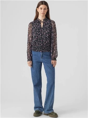 Veromoda Black / Black Milla Regular Fit V-Neck Frilled Cuffs Top 5 Veromoda Black / Black Milla Regular Fit V-Neck Frilled Cuffs Top - Image 3