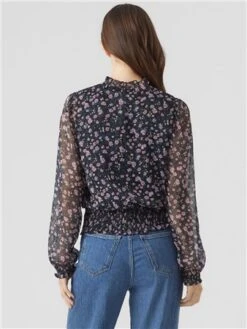 Veromoda Black / Black Milla Regular Fit V-Neck Frilled Cuffs Top 9 Veromoda Black / Black Milla Regular Fit V-Neck Frilled Cuffs Top -Style Nest Store 29041 3